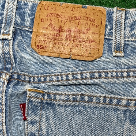 Vintage Levi’s 550 Light Wash Relaxed Fit Taper Womens 5 Jr 26x32 Jeans - Picture 2 of 12